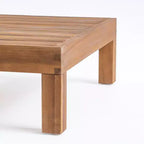 Set divanetto a due posti con bracciolo sinistro e tavolino da caffè in legno di acacia per esterni Christopher Knight Home Oana, con cuscino