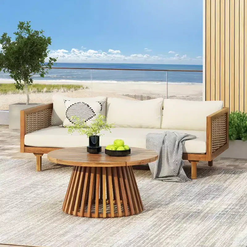 Daybed a 3 posti imbottito in legno di acacia rustico Pascal di Christopher Knight Home con tavolino da caffè