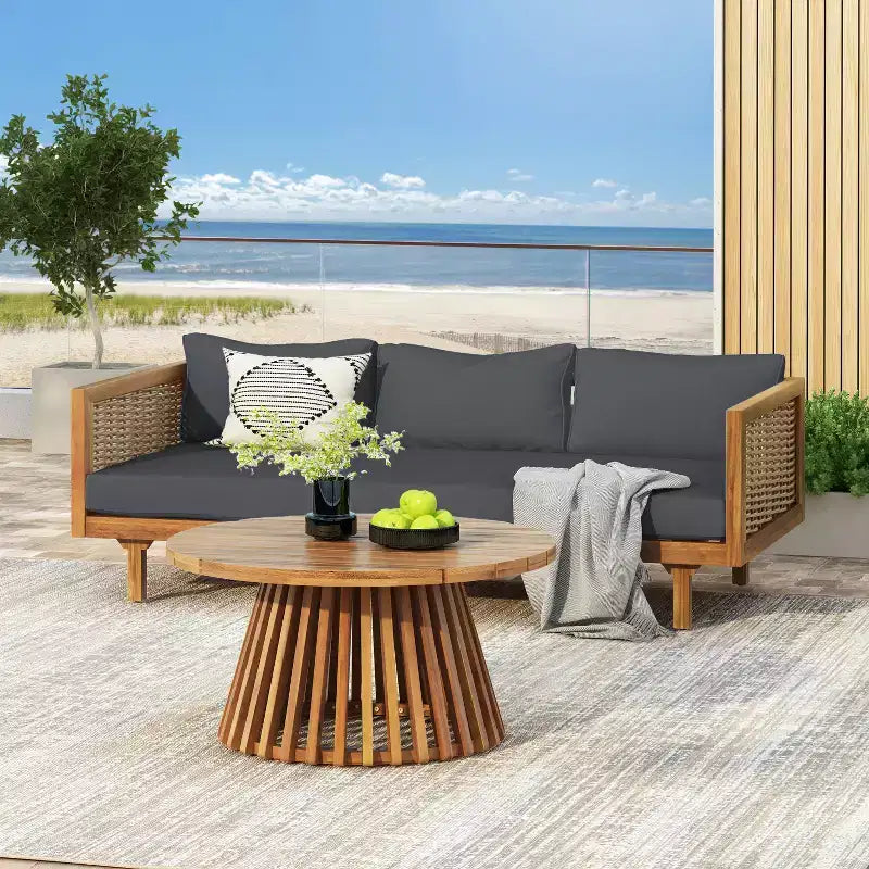 Daybed a 3 posti imbottito in legno di acacia rustico Pascal di Christopher Knight Home con tavolino da caffè