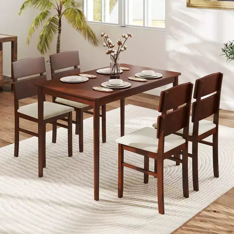 Set da pranzo Costway 5 pezzi per 4 persone, tavolo in legno stile rustico e 4 sedie imbottite