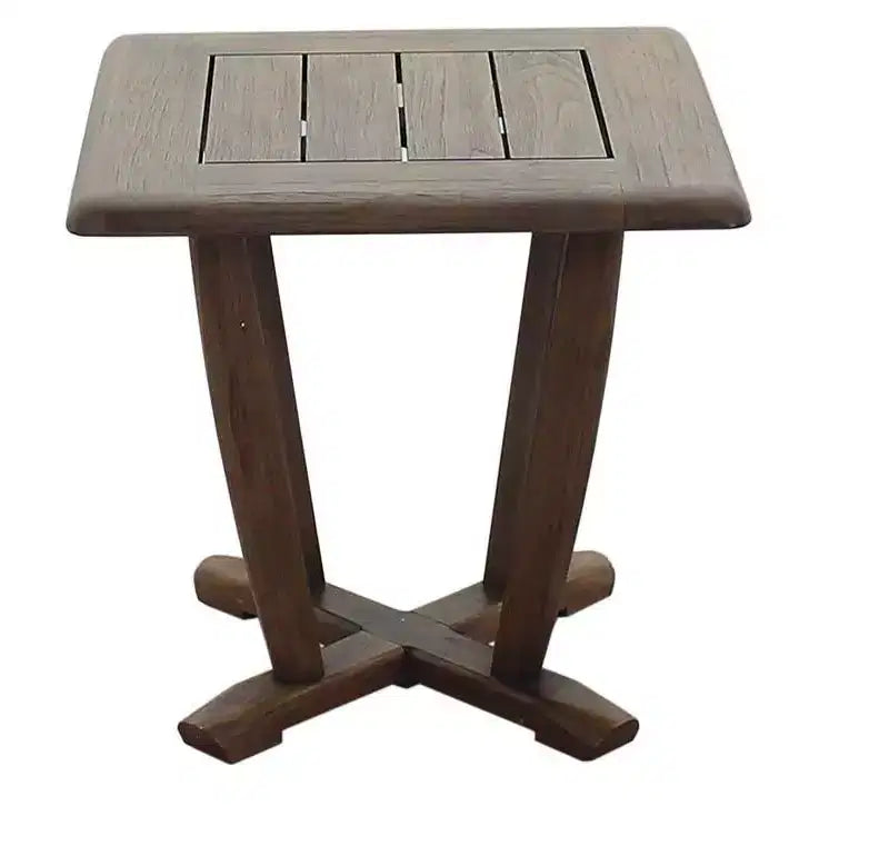 Set da salotto Courtyard Casual Avalon in teak certificato FSC da 3 pezzi include: due poltrone club e un tavolino quadrato