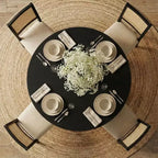 Set tavolo da pranzo rotondo da 52" con base a piedistallo scultorea, sedie con schienale in paglia di Vienna e sedute con rivestimento neutro per case moderne - Panipeachy