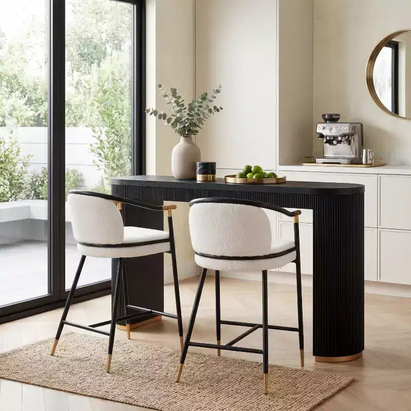 Set di 3 sgabelli da bancone contemporanei Christopher Knight Home Kun in tessuto bouclé con tavolo lungo scanalato