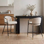 Set di 3 sgabelli da bancone contemporanei Christopher Knight Home Kun in tessuto bouclé con tavolo lungo scanalato