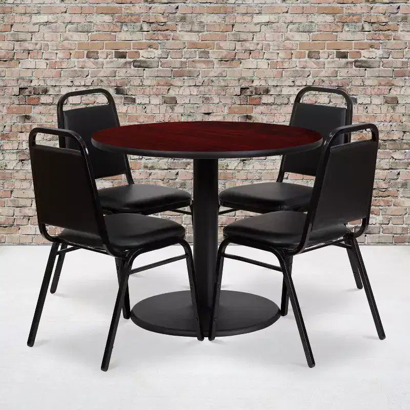 Set tavolo rotondo in laminato Emma and Oliver da 36 pollici con 4 sedie da banchetto trapezoidali