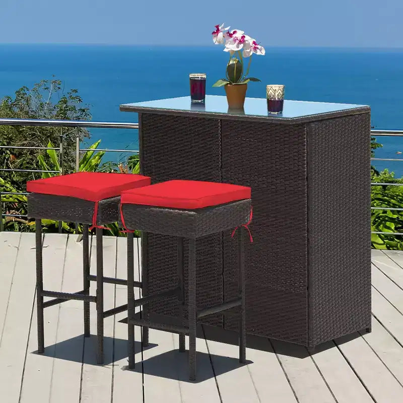 Set da pranzo Costway 3 pezzi con tavolo da bar e sedie in rattan sintetico per patio, giardino, con cuscini, rosso