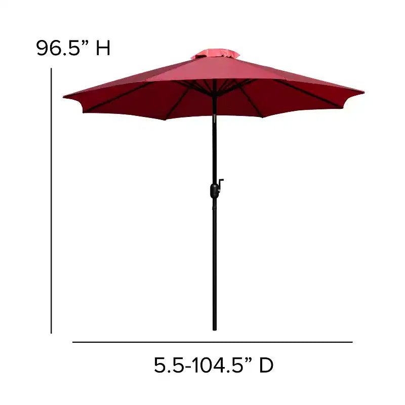 Set da pranzo per patio Merrick Lane, cinque pezzi in finto teak, include tavolo, due poltrone club, ombrellone da patio da 2,7 metri e base