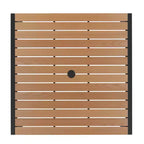 Set da pranzo per patio Merrick Lane, cinque pezzi in finto teak, include tavolo, due poltrone club, ombrellone da patio da 2,7 metri e base