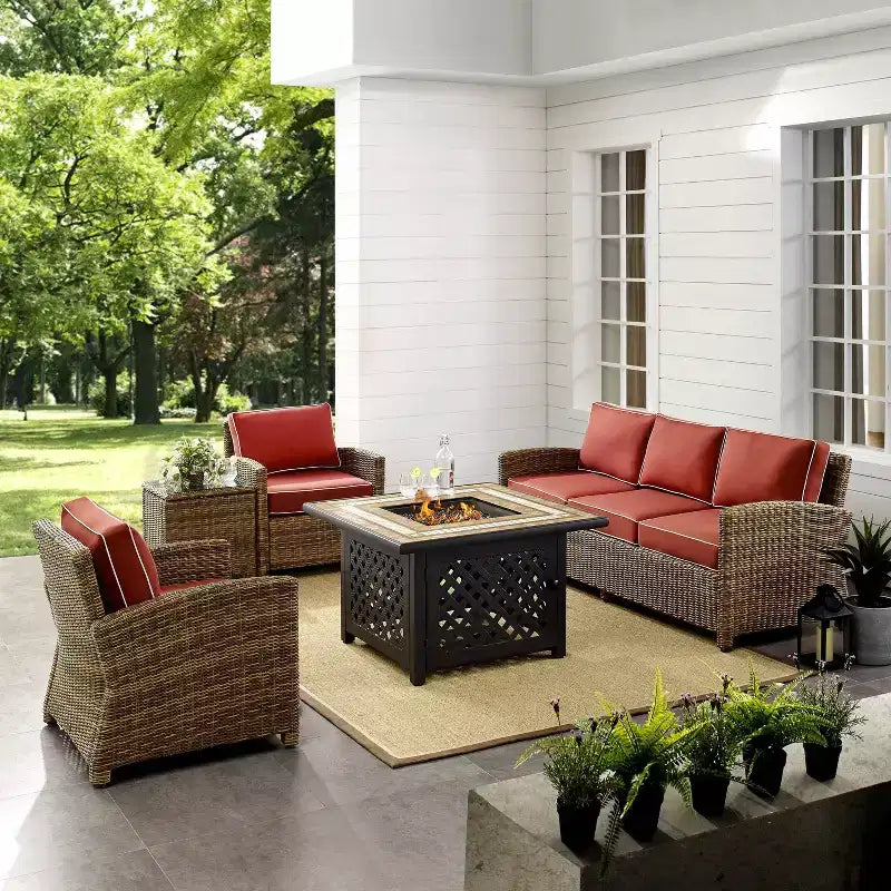 Set Conversazione da Esterno in Vimini Bradenton da 5 pezzi con Tavolo da Fuoco - Crosley