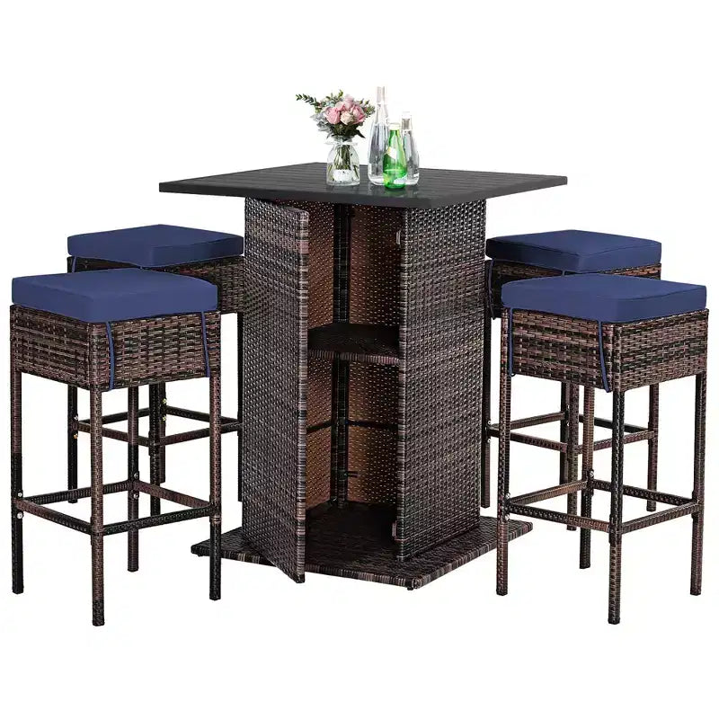 Costway Set 5 Pezzi Tavolo da Bar e Sgabelli in Rattan da Esterno con Ripiano Contenitore Nascosto e Cuscini