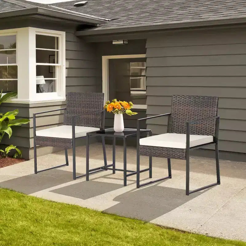 Set di mobili da giardino Costway da 3 pezzi, sedie e tavolino in rattan intrecciato con cuscini, ultra resistenti