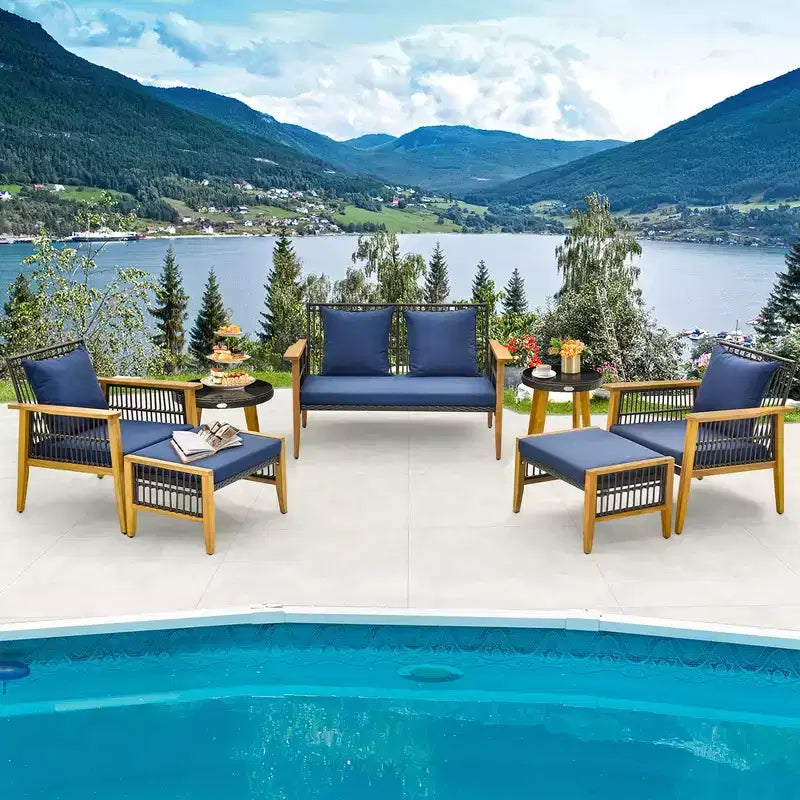 Set conversazione 7 pezzi Costway, set di sedie in rattan intrecciato con 2 tavolini da caffè e 2 pouf