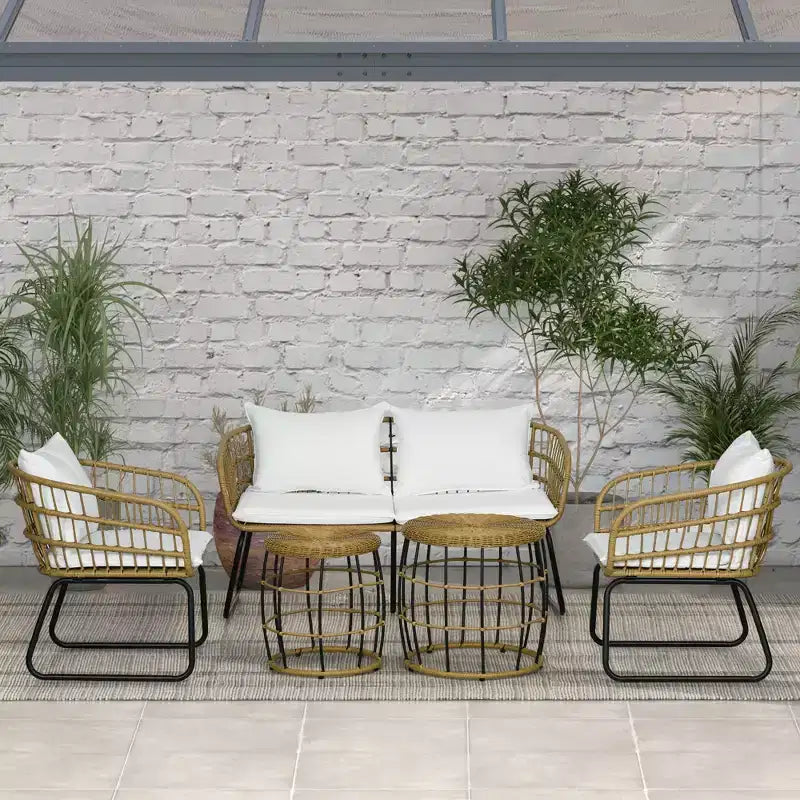Set di mobili da esterno Outsunny 5 pezzi in rattan PE con sedie imbottite, divanetto e tavolini impilabili