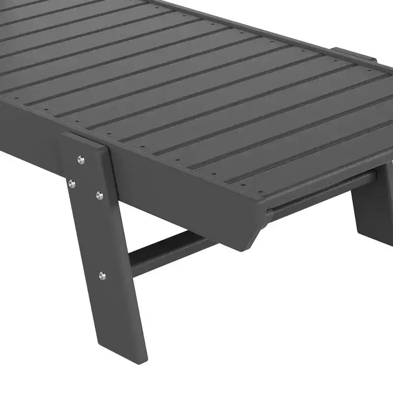 Set di 3 pezzi WestinTrends con sedie a sdraio da esterno in polietilene e tavolino